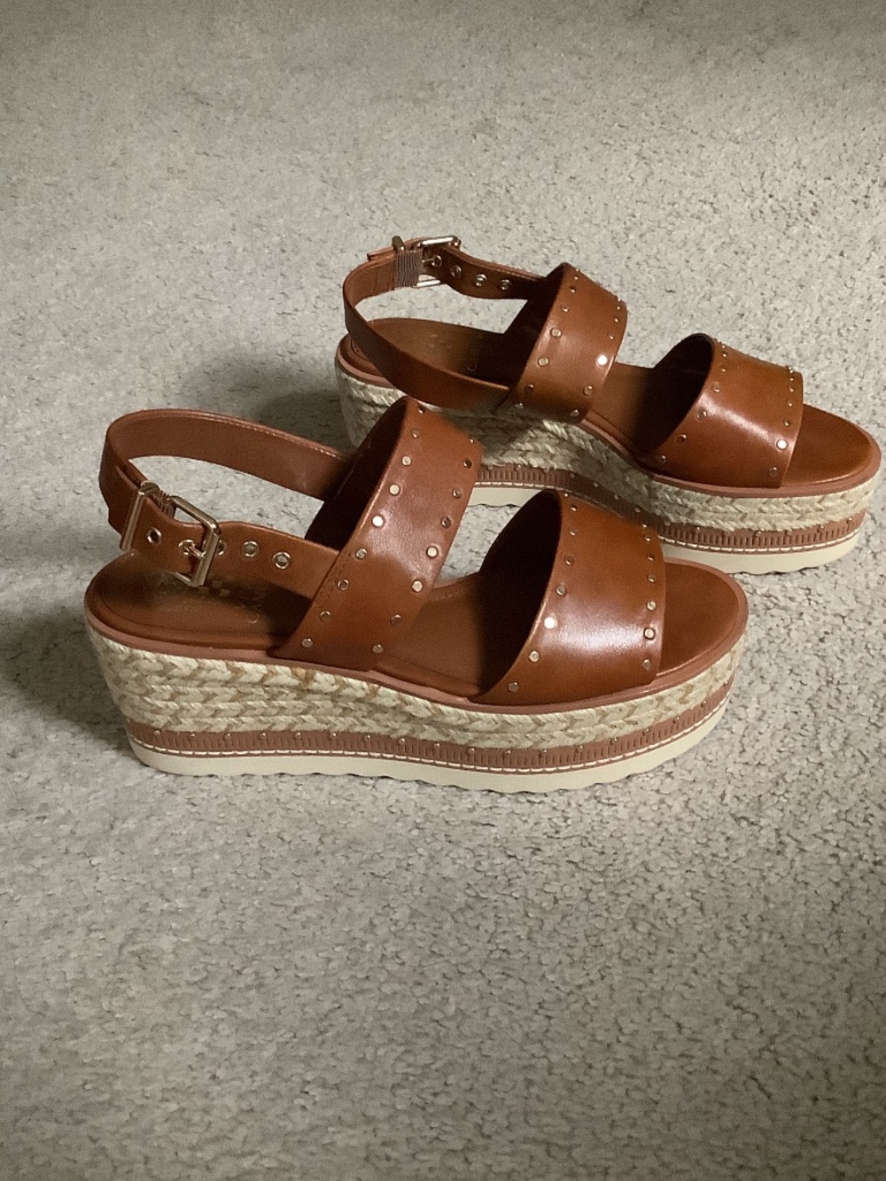 Vince Camuto Platform Wedge Sandal size 8 1/2, Marsa